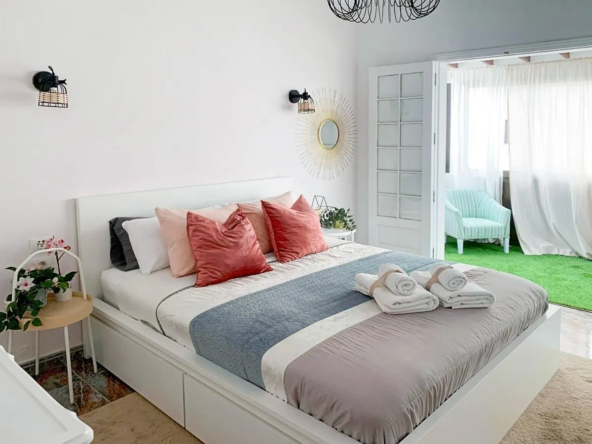 Tatil Evi Habitaciones Privadas Cerca De La Playa Y Aeropuerto En Casa Compartida Con Otros Huespedes Playa Honda