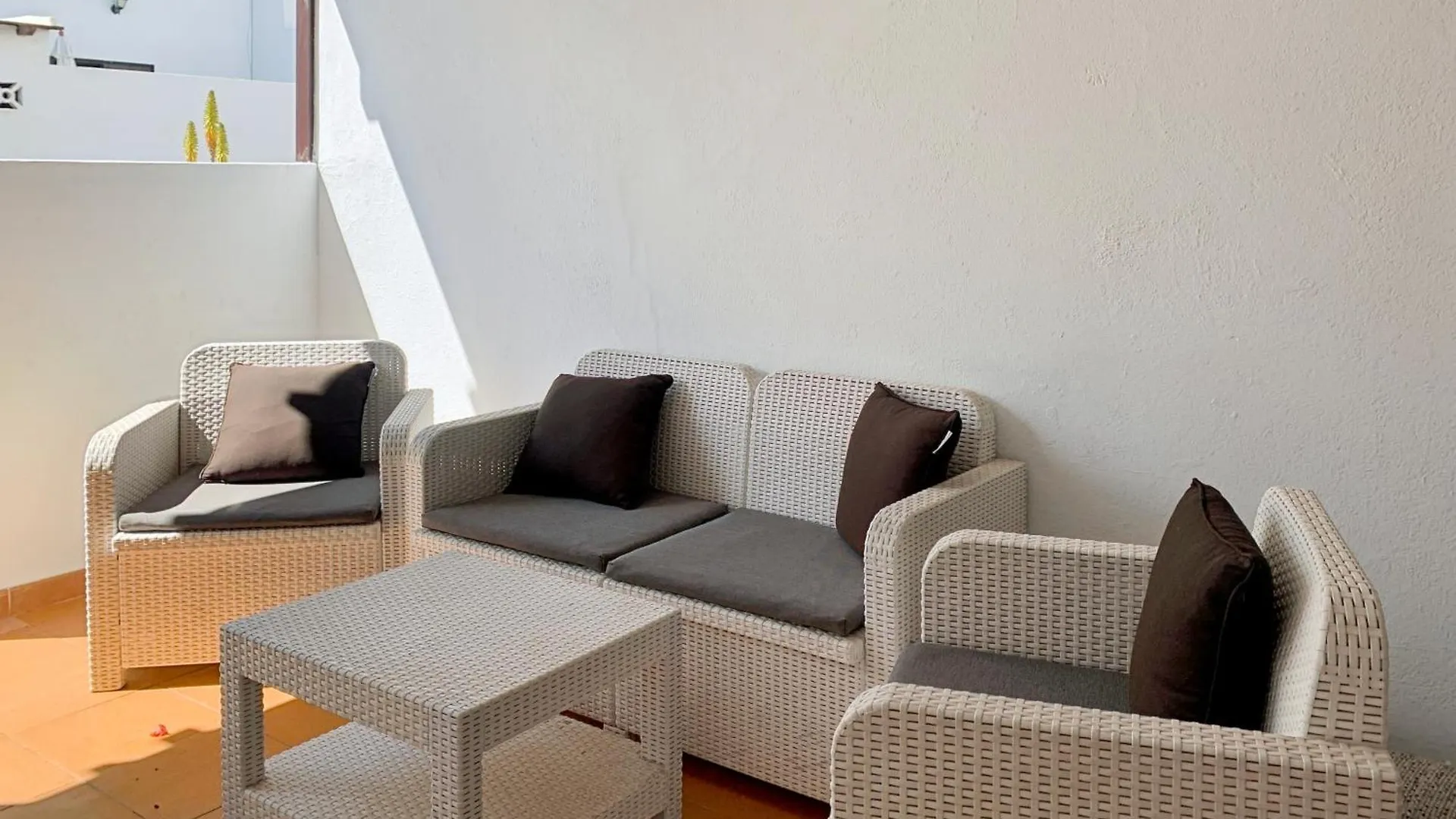 Habitaciones Privadas Cerca De La Playa Y Aeropuerto En Casa Compartida Con Otros Huespedes Playa Honda  Tatil Evi Playa Honda (Lanzarote)