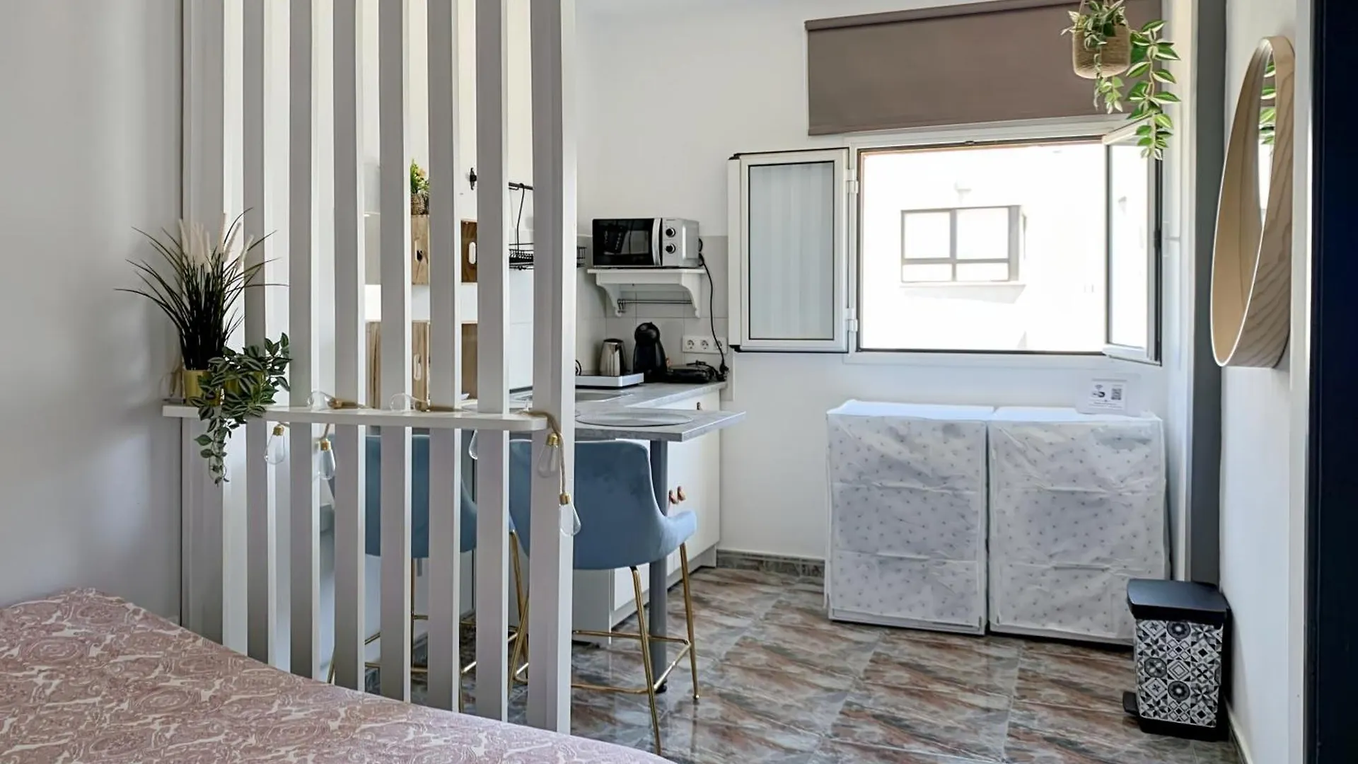 Habitaciones Privadas Cerca De La Playa Y Aeropuerto En Casa Compartida Con Otros Huespedes Playa Honda